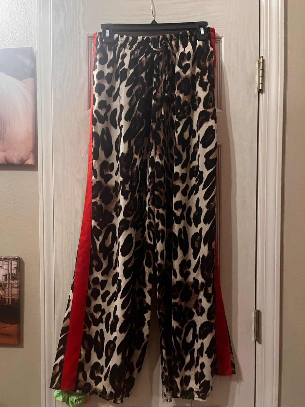 Q2 Leopard-Print Wide Leg Pants with Red Side Panels